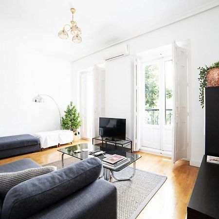 Bright Apartment In Historical City Center Madrid Esterno foto