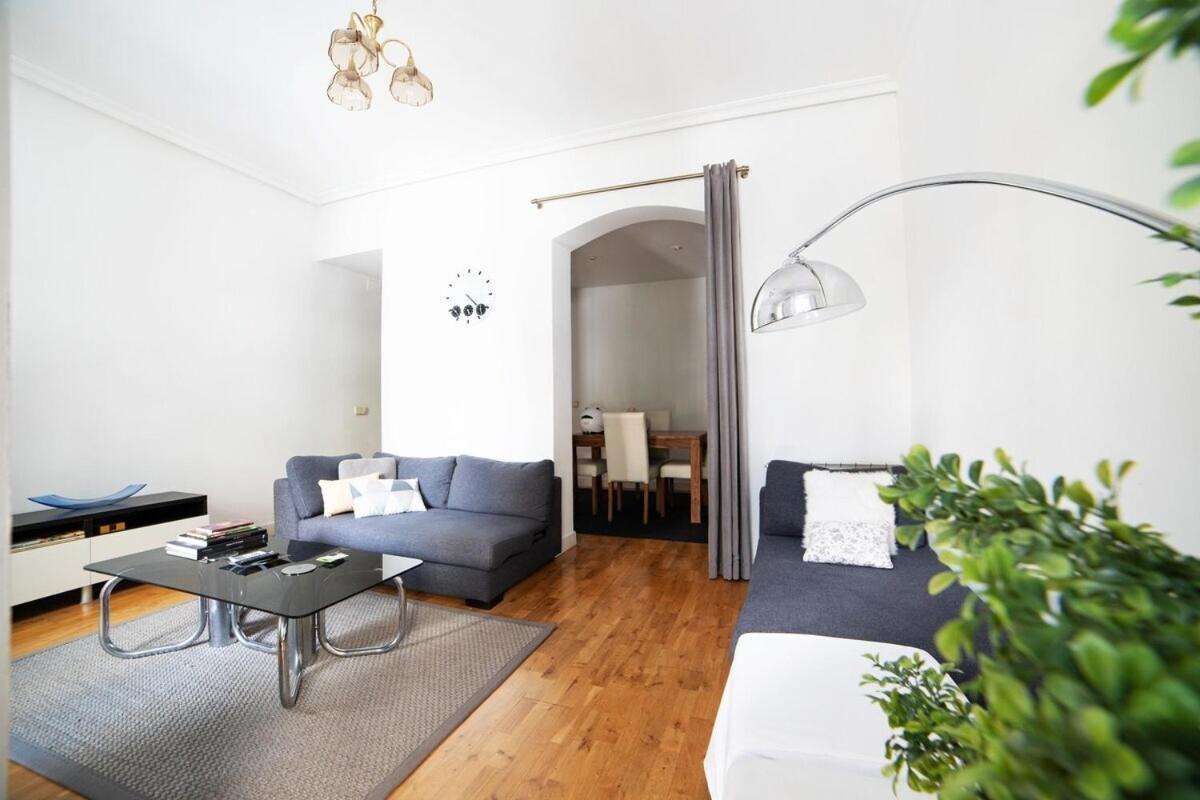 Bright Apartment In Historical City Center Madrid Esterno foto