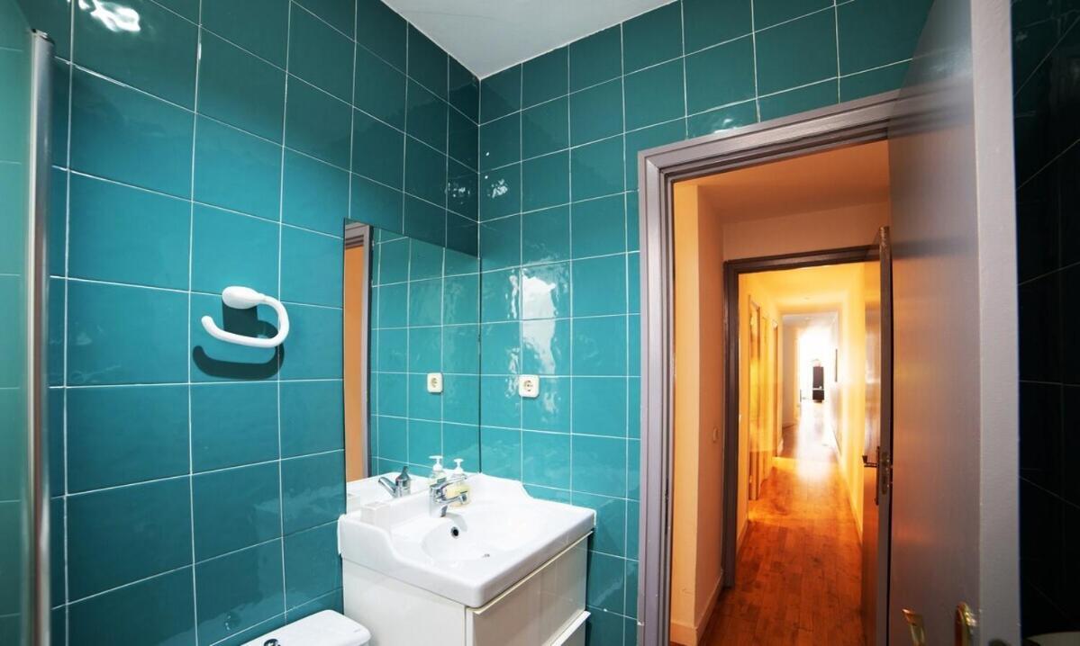 Bright Apartment In Historical City Center Madrid Esterno foto
